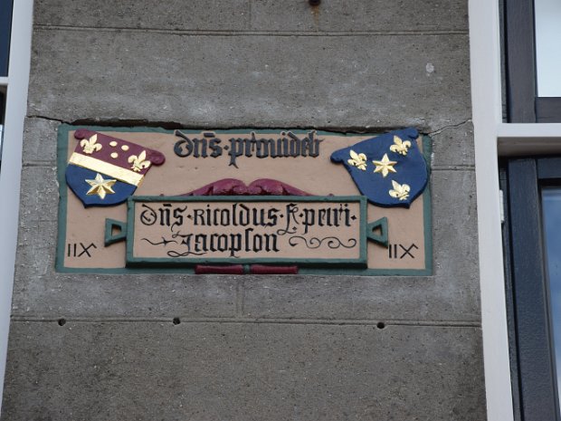 Onthulling gevelstenen in Genemuiden