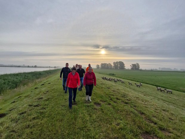 Dauwtrappen vanuit de Hervormde Gemeente