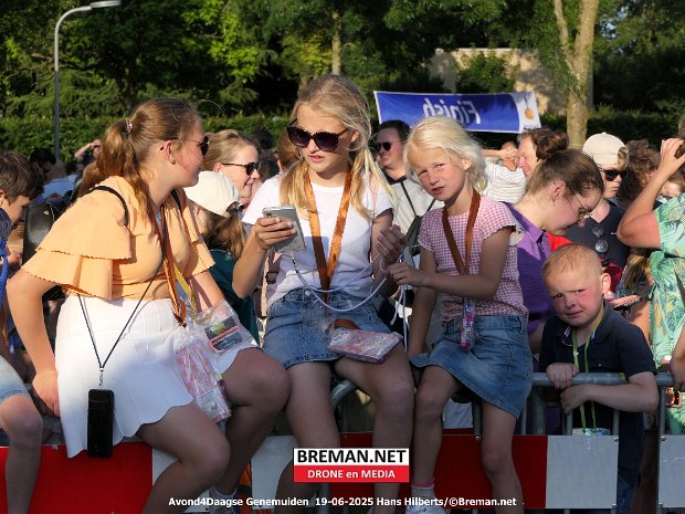 BInnenkomst Avond4Daagse aan de Koppel in Genemuiden