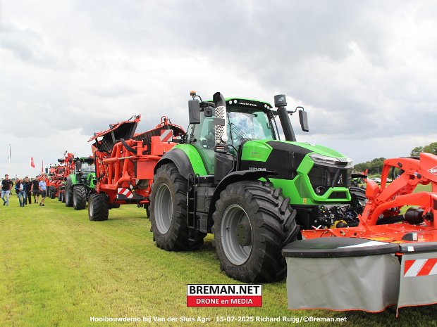 Hooibouwdemo bij van der Sluis Agri Kamperzeedijk