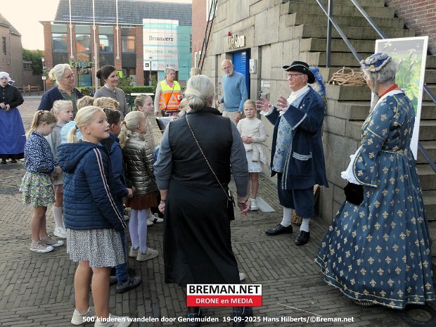 500 kinderen wandelen door Genemuiden