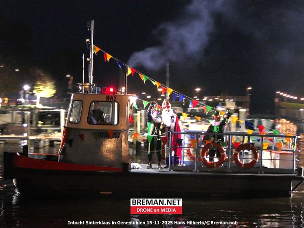 Intocht Sinterklaas en pieten in Genemuiden
